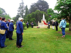 Laying the wreath at the Mt Victoria War Memorial 4/11/2015
